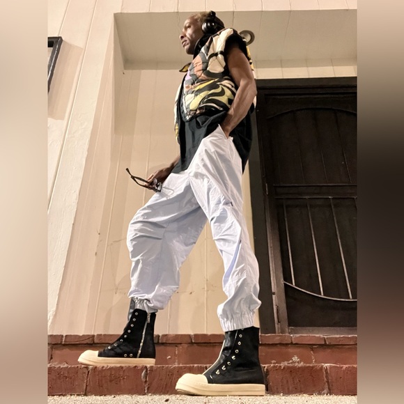 Meet your Posher, Aaron - Picture 9 of 17